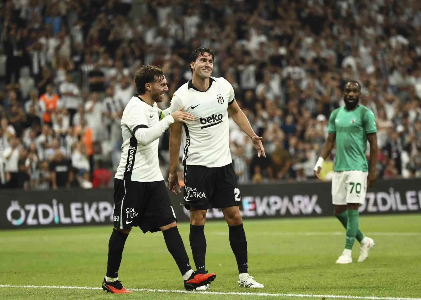 BEŞİKTAŞ, UEFA AVRUPA LİGİ PLAY-OFF TURU İLK MAÇINDA SAHASINDA KARŞILAŞTIĞI LİTVANYA EKİBİ KAUNO ZALGİRİS’İ 3-0 MAĞLUP ETTİ.