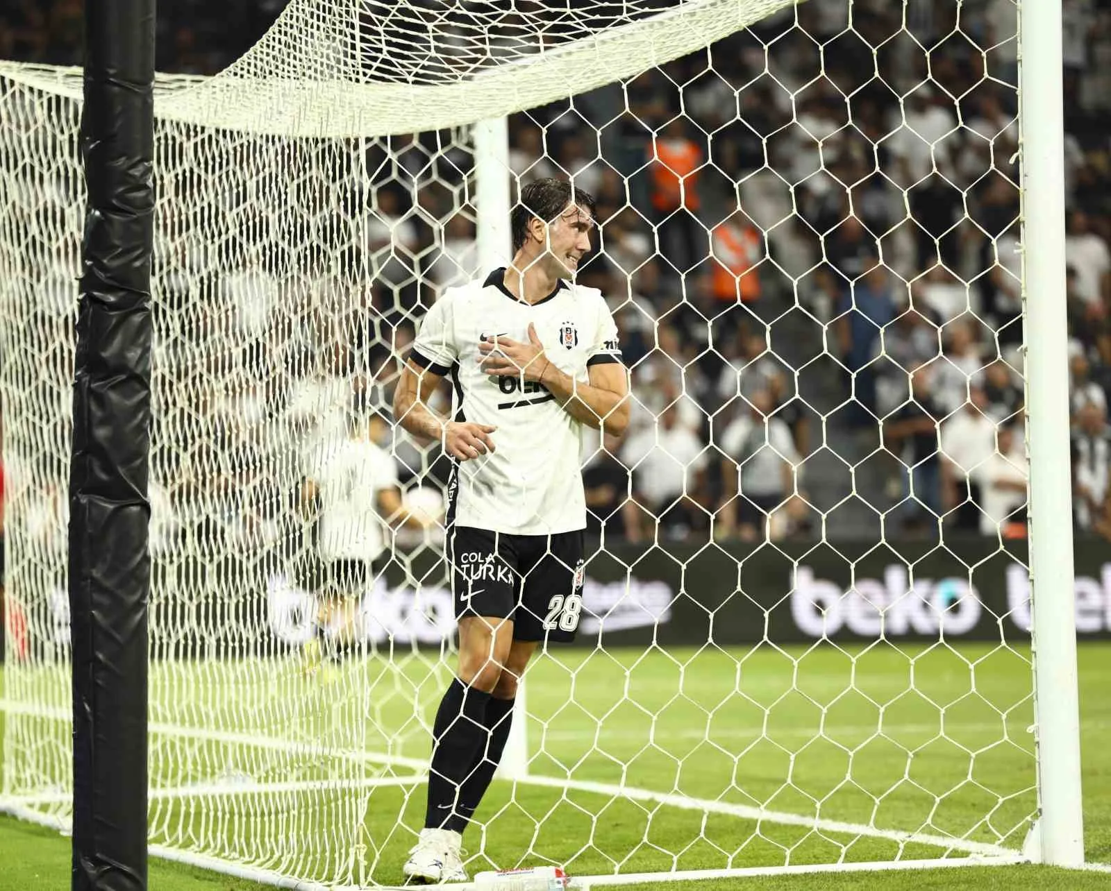 BEŞİKTAŞ, UEFA AVRUPA LİGİ PLAY-OFF TURU İLK MAÇINDA SAHASINDA KARŞILAŞTIĞI LİTVANYA EKİBİ KAUNO ZALGİRİS’İ 3-0 MAĞLUP ETTİ.