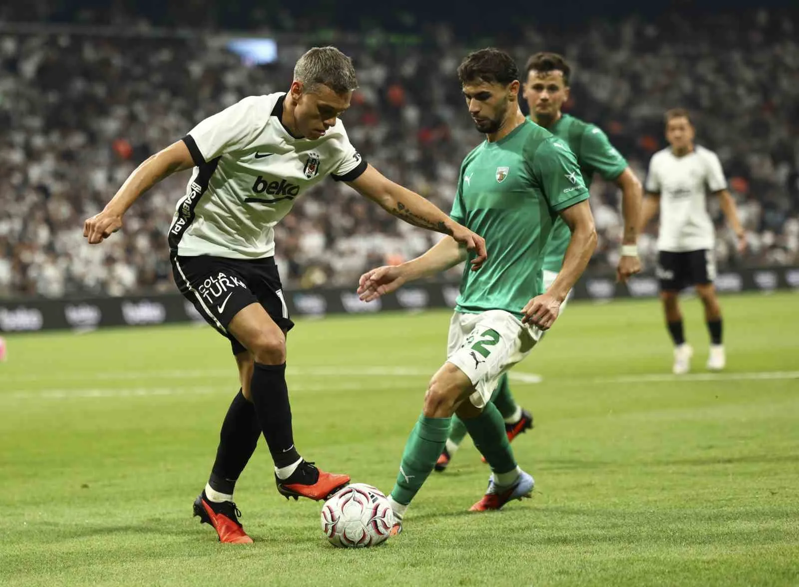 BEŞİKTAŞ, UEFA AVRUPA LİGİ PLAY-OFF TURU İLK MAÇINDA SAHASINDA KARŞILAŞTIĞI LİTVANYA EKİBİ KAUNO ZALGİRİS’İ 3-0 MAĞLUP ETTİ.