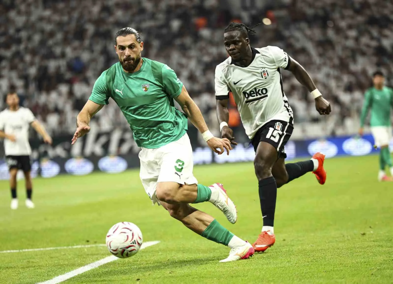 BEŞİKTAŞ, UEFA AVRUPA LİGİ PLAY-OFF TURU İLK MAÇINDA SAHASINDA KARŞILAŞTIĞI LİTVANYA EKİBİ KAUNO ZALGİRİS’İ 3-0 MAĞLUP ETTİ.