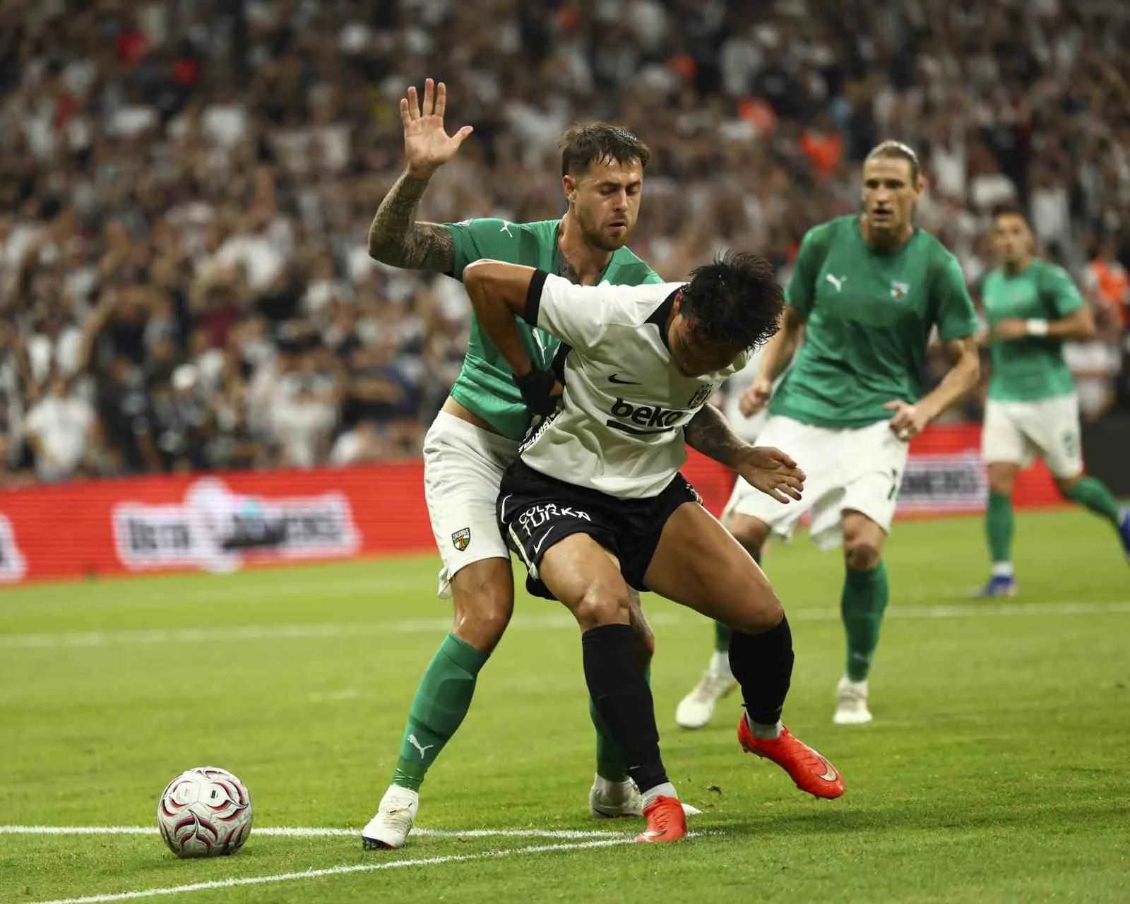 BEŞİKTAŞ, UEFA AVRUPA LİGİ PLAY-OFF TURU İLK MAÇINDA SAHASINDA KARŞILAŞTIĞI LİTVANYA EKİBİ KAUNO ZALGİRİS’İ 3-0 MAĞLUP ETTİ.
