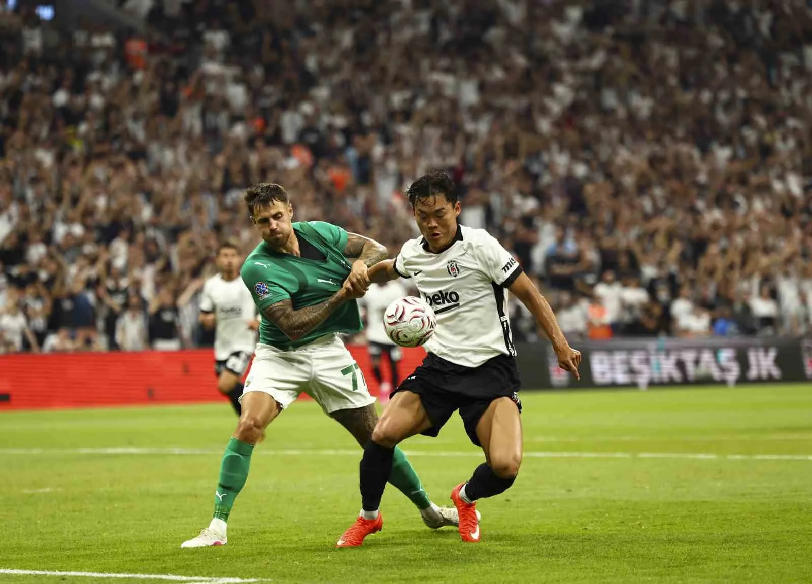 BEŞİKTAŞ, UEFA AVRUPA LİGİ PLAY-OFF TURU İLK MAÇINDA SAHASINDA KARŞILAŞTIĞI LİTVANYA EKİBİ KAUNO ZALGİRİS’İ 3-0 MAĞLUP ETTİ.