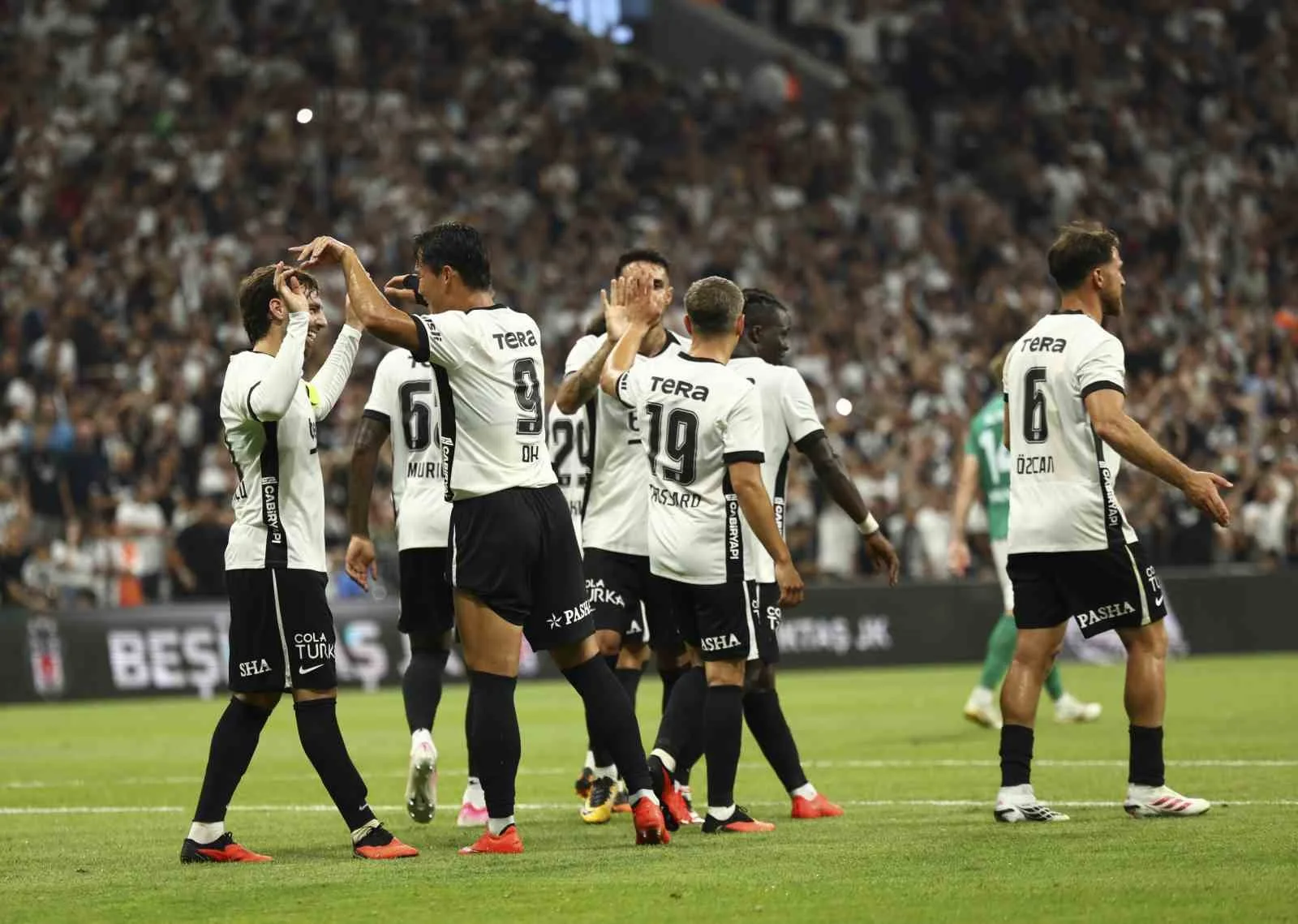 BEŞİKTAŞ, UEFA AVRUPA LİGİ PLAY-OFF TURU İLK MAÇINDA SAHASINDA KARŞILAŞTIĞI LİTVANYA EKİBİ KAUNO ZALGİRİS’İ 3-0 MAĞLUP ETTİ.