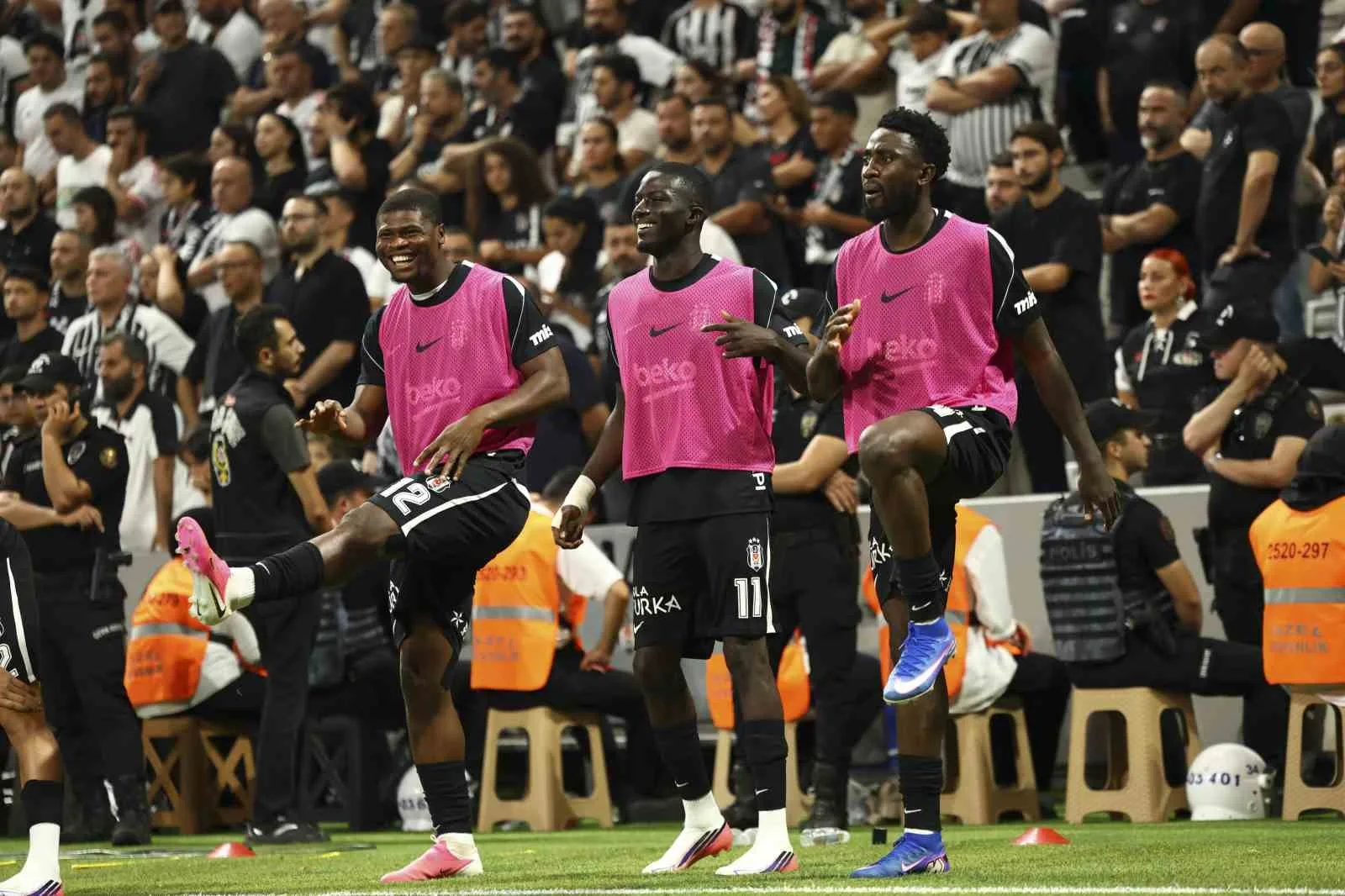 BEŞİKTAŞ, UEFA AVRUPA LİGİ PLAY-OFF TURU İLK MAÇINDA SAHASINDA KARŞILAŞTIĞI LİTVANYA EKİBİ KAUNO ZALGİRİS’İ 3-0 MAĞLUP ETTİ.