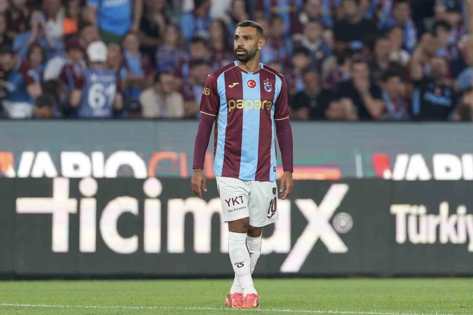 MÜSABAKANIN İLK YARI KONUK TAKIMIN 1-0 ÜSTÜNLÜĞÜYLE TAMAMLANDI.
