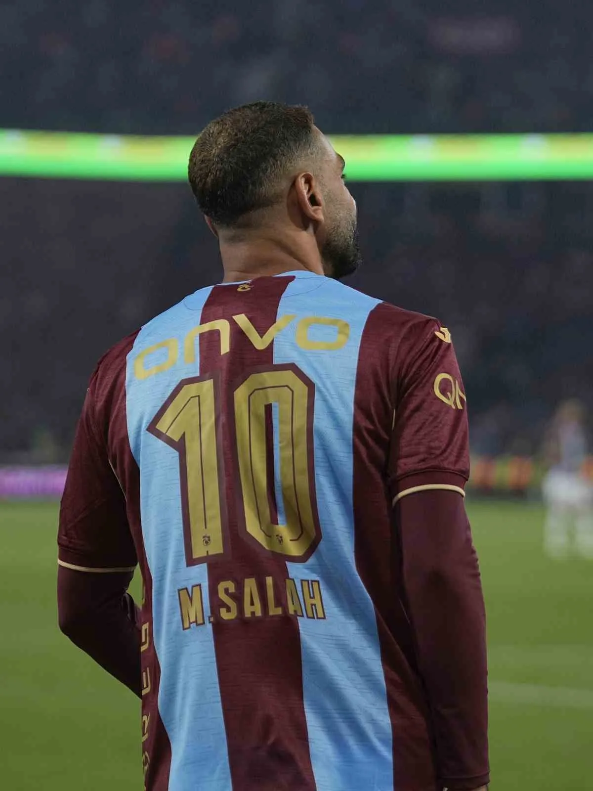 MÜSABAKANIN İLK YARI KONUK TAKIMIN 1-0 ÜSTÜNLÜĞÜYLE TAMAMLANDI.