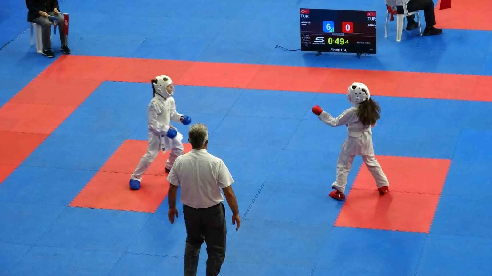 ULUSLARARASI TURKİSH OPEN KARATE TURNUVASI, İSTANBUL BAŞAKŞEHİR SPOR SALONU'NDA BAŞLADI.