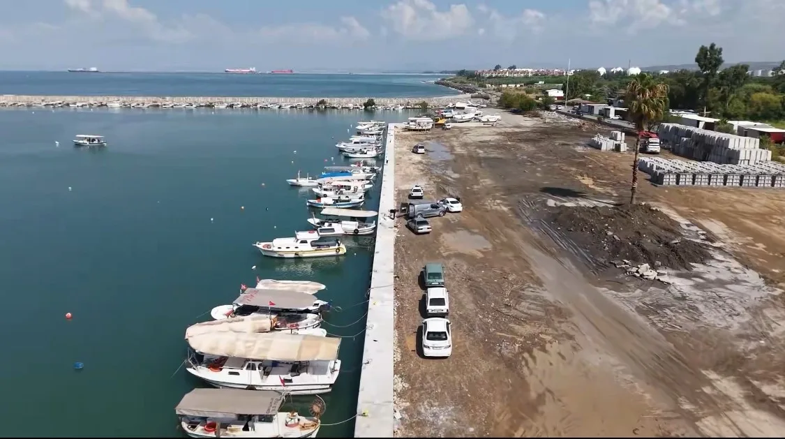 HATAY VALİSİ MUSTAFA MASATLI, DÖRTYOL BALIKÇI BARINAĞI’NDA DEVAM EDEN YENİLEME ÇALIŞMALARINI YERİNDE İNCELEYEREK YETKİLİLERDEN BİLGİ ALDI.