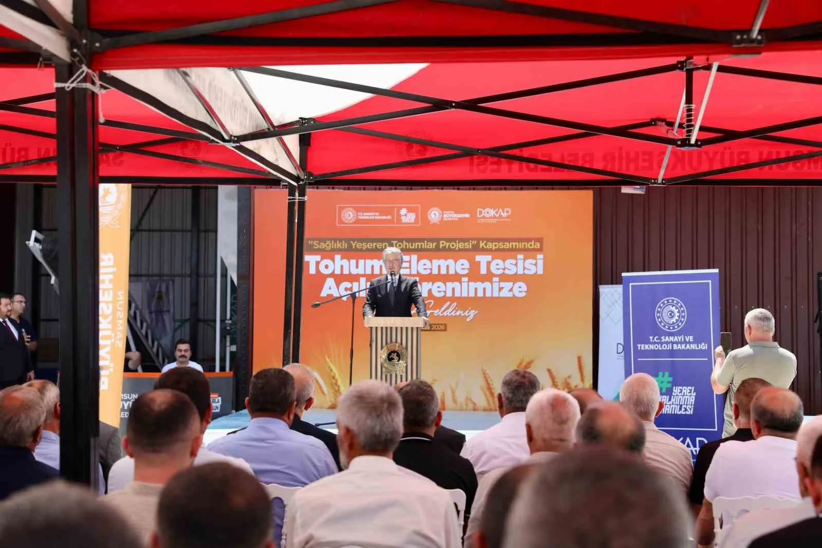 SAMSUN BÜYÜKŞEHİR BELEDİYESİ (SBB) ÖNCÜLÜĞÜNDE HAYATA GEÇİRİLEN TOHUM ELEME TESİSİ KENTİN ÖNEMLİ BUĞDAY ÜRETİM MERKEZLERİNDEN BİRİ OLAN VEZİRKÖPRÜ’ DE HİZMETE AÇILDI.