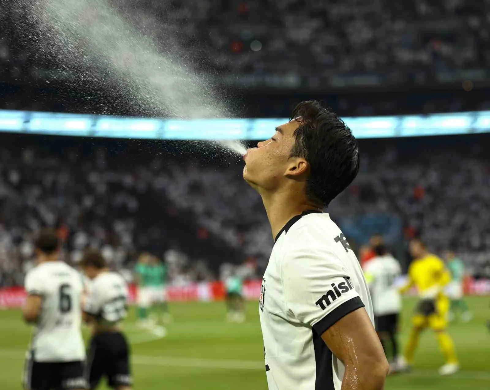 BEŞİKTAŞ, UEFA AVRUPA LİGİ PLAY-OFF TURU İLK MAÇINDA SAHASINDA LİTVANYA TEMSİLCİSİ KAUNO ZALGİRİS İLE KARŞILAŞIYOR.