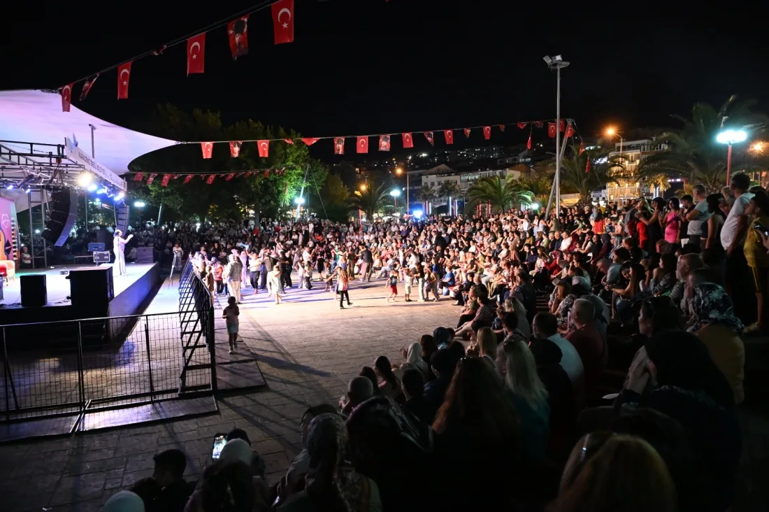 Yazın Ritmi Sanatçı Yağmur Okur’la Kdz.Ereğli’de Yükseldi