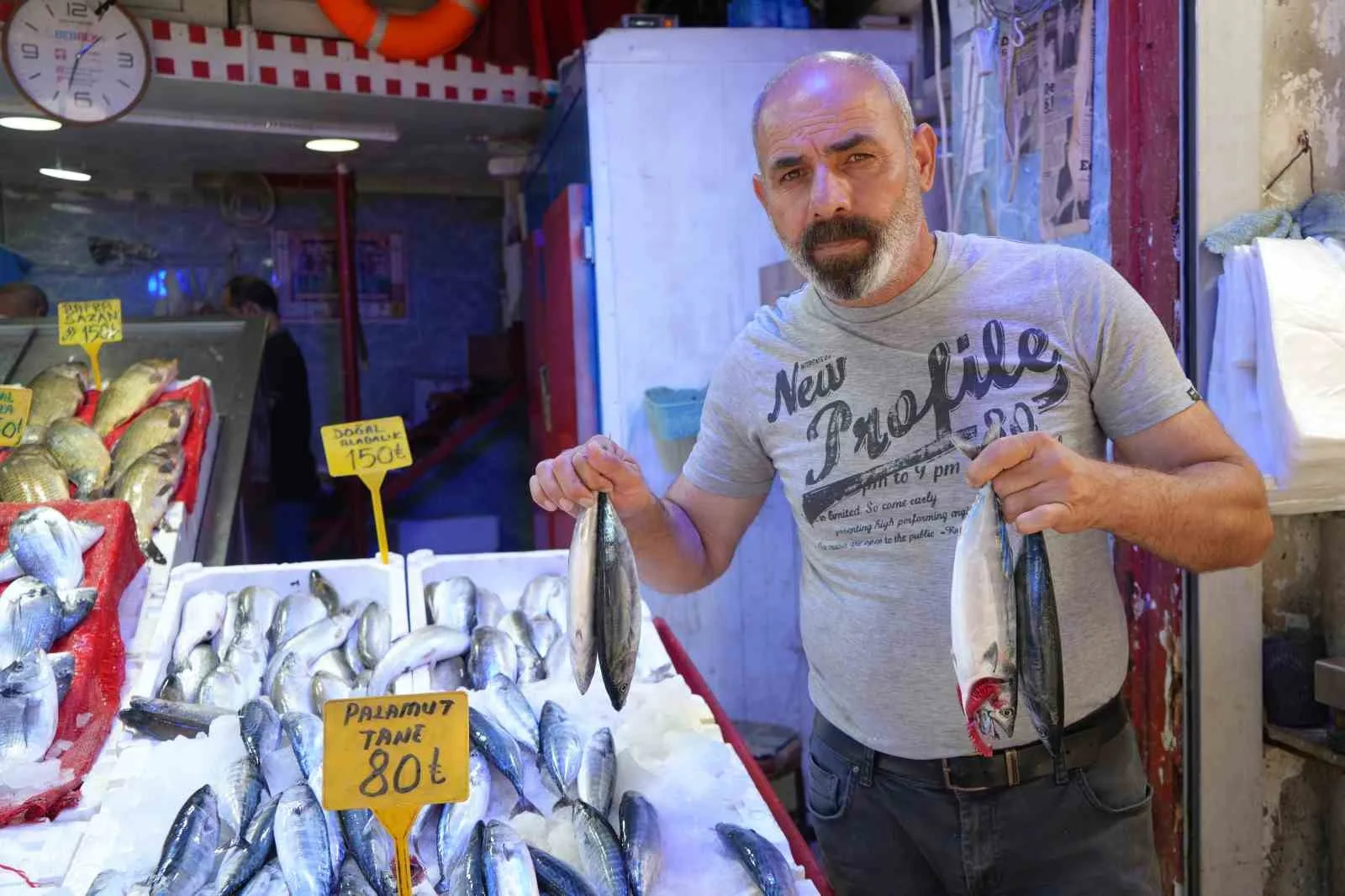 SAMSUN’DA BALIK TEZGAHLARI, GEÇEN YILLARIN AYNI DÖNEMİNE KIYASLA PALAMUTLARLA DOLUP TAŞIYOR.