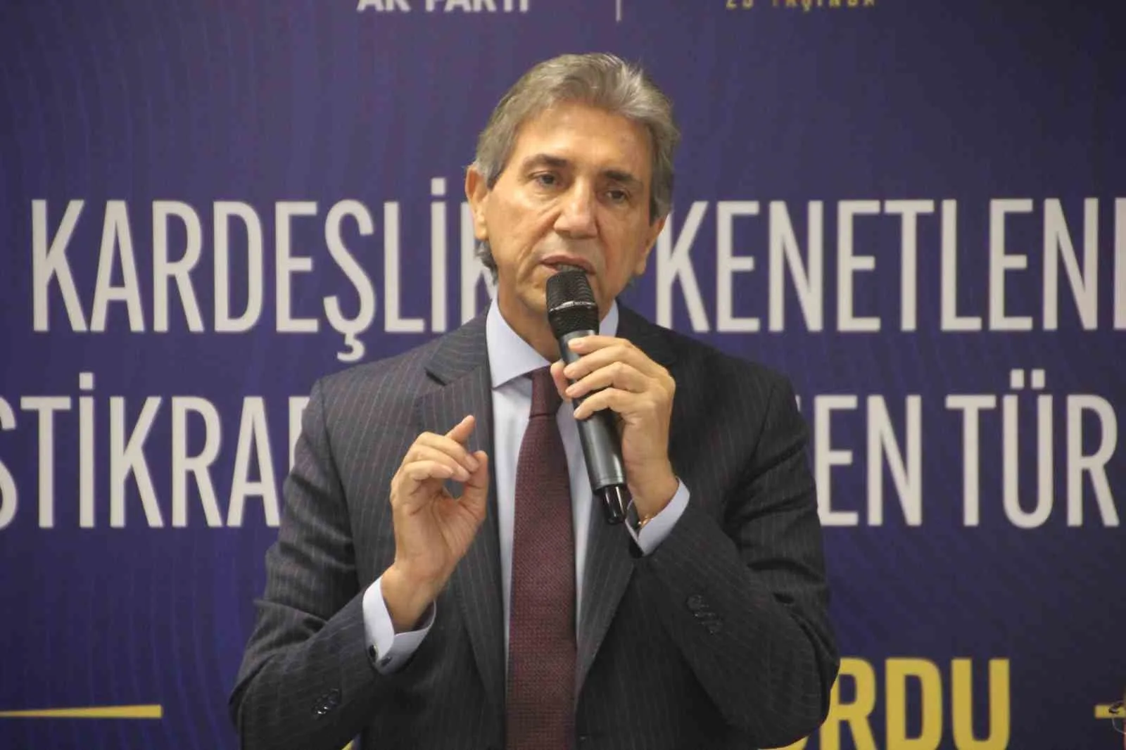 AK PARTİ GENEL BAŞKAN YARDIMCISI VE YEREL YÖNETİMLER BAŞKANI MUSTAFA DEMİR