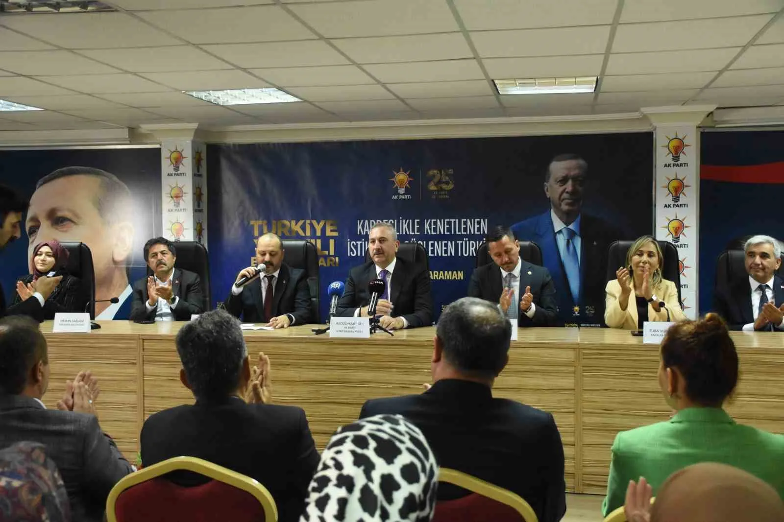 AK PARTİ GRUP BAŞKANVEKİLİ ABDULHAMİT GÜL, PARTİSİNİN İL BAŞKANLIĞI'NI ZİYARETİNDE KONUŞTU