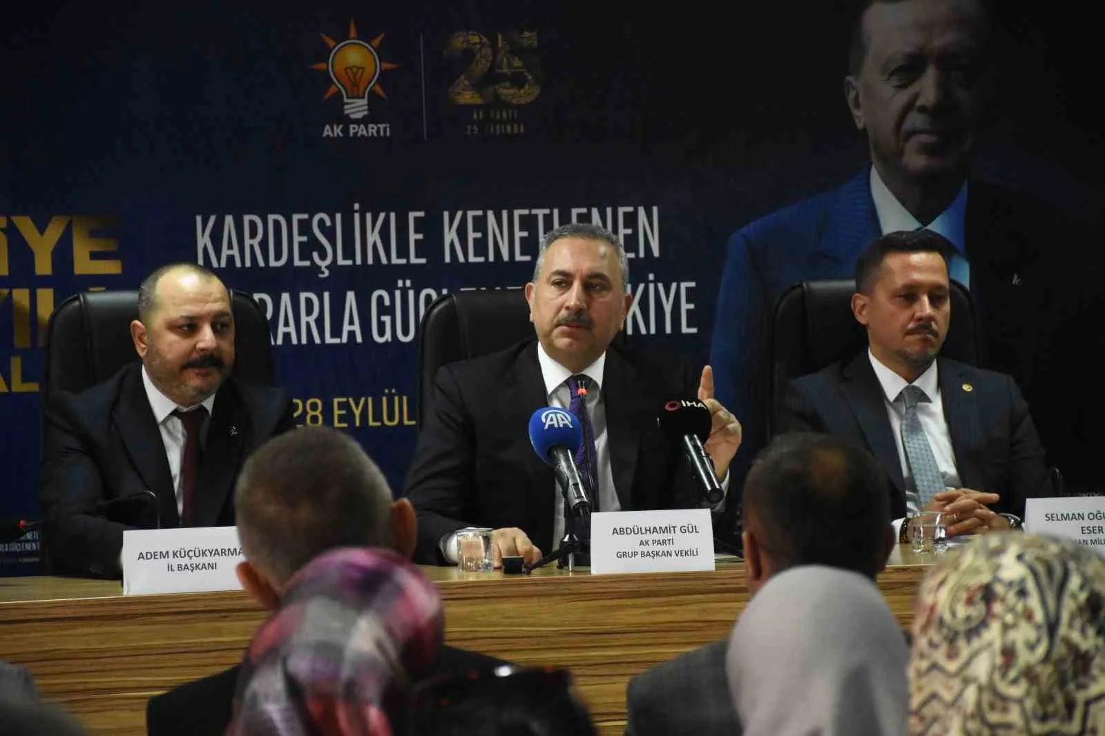 AK PARTİ GRUP BAŞKANVEKİLİ ABDULHAMİT GÜL, PARTİSİNİN İL BAŞKANLIĞI'NI ZİYARETİNDE KONUŞTU
