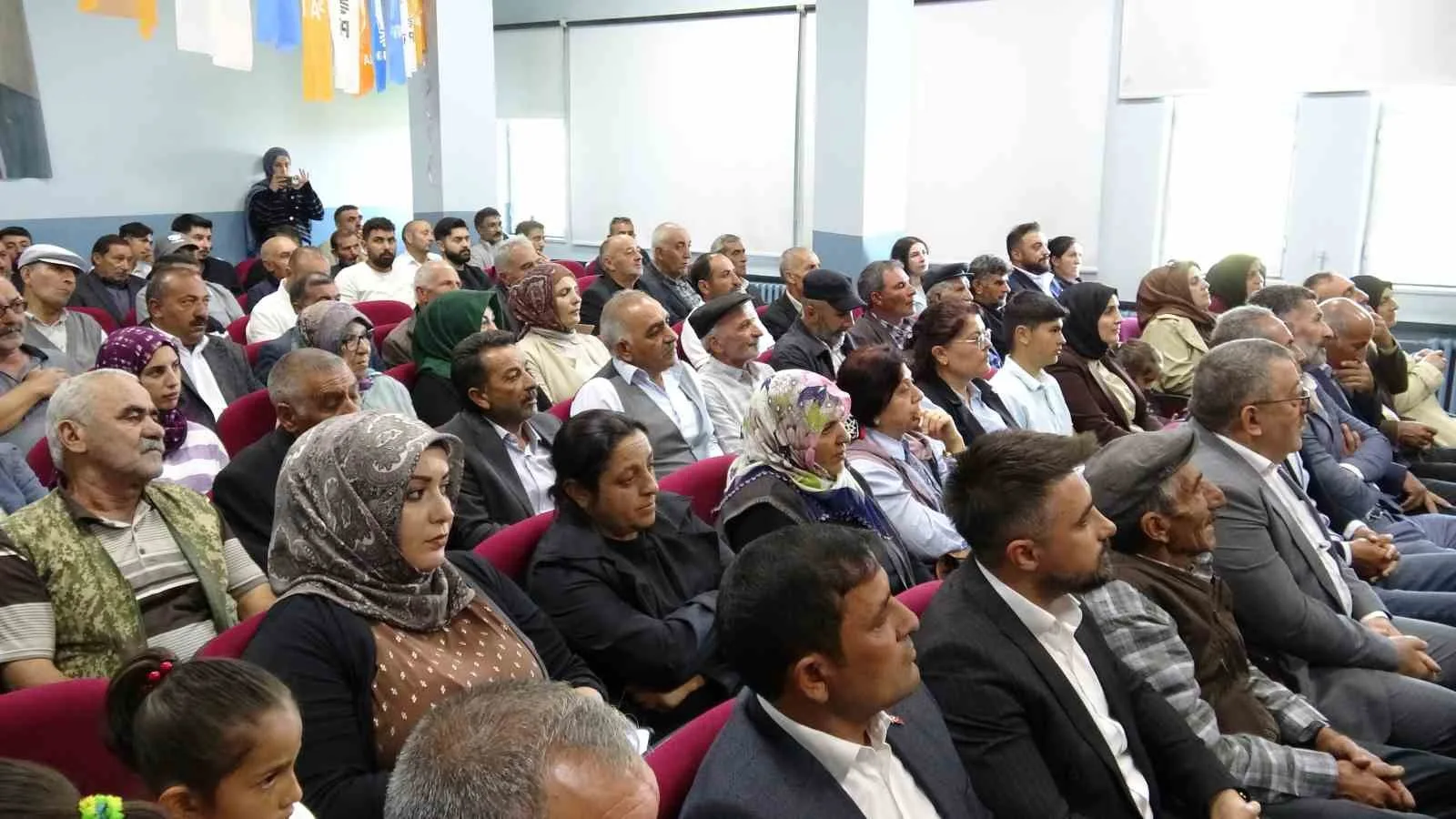AK PARTİ SUSUZ’DA DANIŞMA MECLİSİ COŞKUSU: İLÇEYE YAPILAN YATIRIMLAR MASAYA YATIRILDI(KARS-İHA)