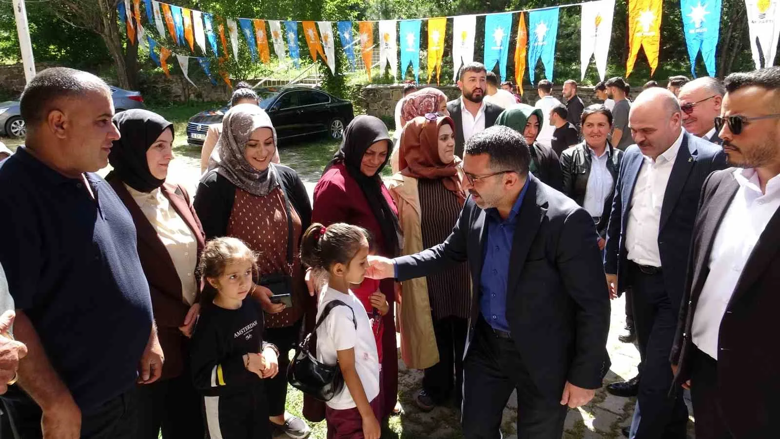 AK PARTİ SUSUZ’DA DANIŞMA MECLİSİ COŞKUSU: İLÇEYE YAPILAN YATIRIMLAR MASAYA YATIRILDI(KARS-İHA)