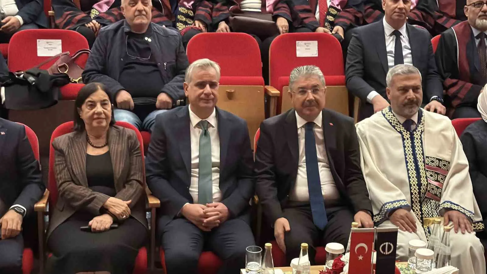 PROF. DR. HASAN BASRİ YALÇIN,  ANADOLU ÜNİVERSİTESİ YUNUS EMRE KAMPÜSÜ'NDE GERÇEKLEŞTİRİLEN AKADEMİK YIL AÇILIŞINA KATILDI