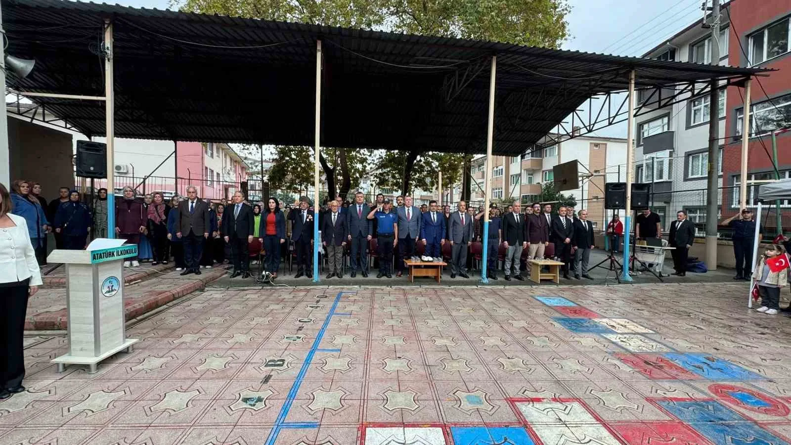ZONGULDAK’IN ALAPLI İLÇESİNDE "2026-2027  EĞİTİM ÖĞRETİM YILI AÇILIŞI VE İLKÖĞRETİM KUTLAMA HAFTASI" NEDENİYLE ÇELENK SUNMA PROGRAMI DÜZENLENDİ.