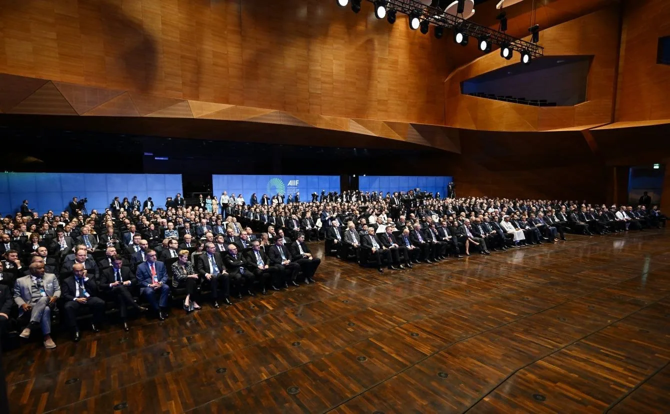 AZERBAYCAN CUMHURBAŞKANI İLHAM ALİYEV, AZERBAYCAN’IN BAŞKENTİ BAKÜ’DE GERÇEKLEŞTİRİLEN 2. ULUSLARARASI YATIRIM FORUMU’NA KATILDI.