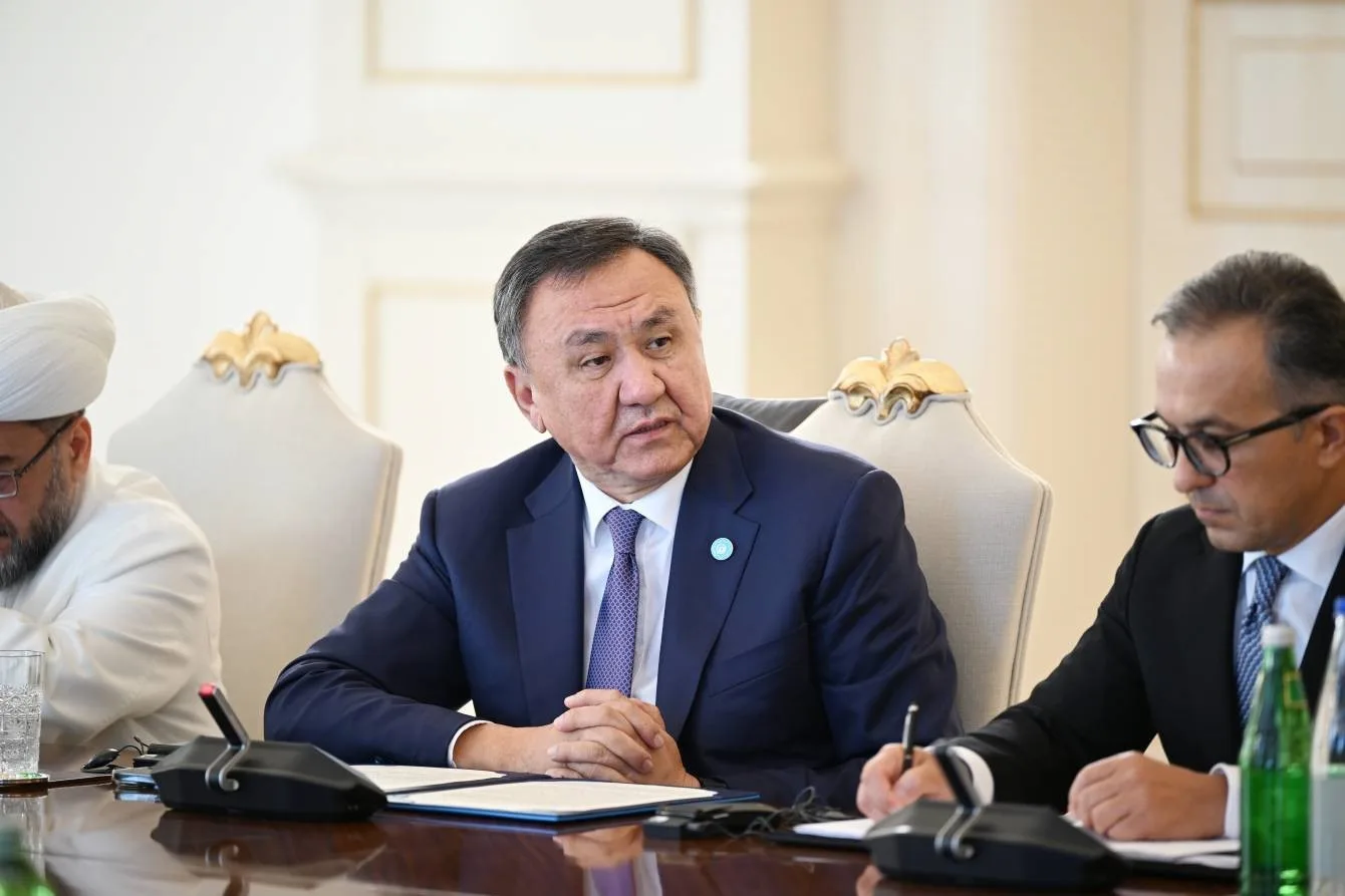 AZERBAYCAN CUMHURBAŞKANI İLHAM ALİYEV, TÜRK DEVLETLERİ TEŞKİLATI (TDT) MÜSLÜMAN DİNİ LİDERLER KONSEYİ'NİN 7’NCİ TOPLANTISI VE SEYİD YAHYA BAKÜVİ ULUSLARARASI KONFERANSI KAPSAMINDA BAŞKENT BAKÜ'DE BULUNAN DİNİ LİDERLERİ KABUL ETTİ.
