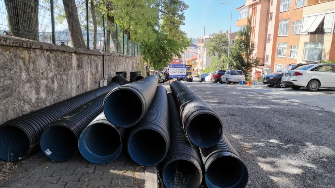 Bağlık Mahallesinde Yağmurlama Hattı Yapılıyor
