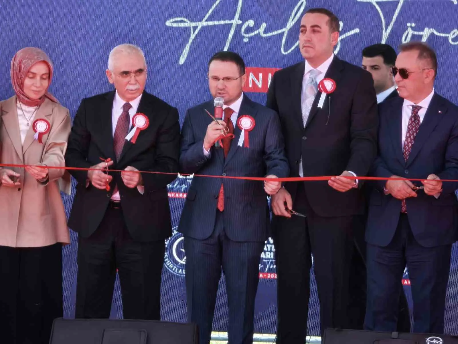 ADALET BAKANI AKIN GÜRLEK, İŞYURTLARI ANKARA ÜRÜN VE EL SANATLARI FUARI’NIN AÇILIŞINA KATILDI.