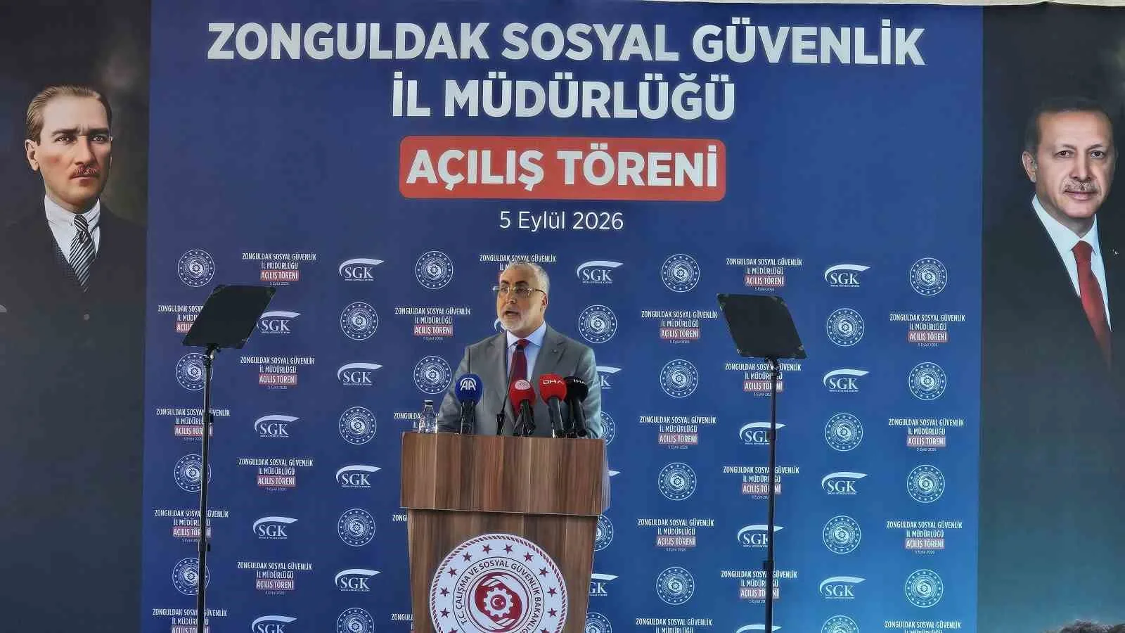 ÇALIŞMA VE SOSYAL GÜVENLİK BAKANI PROF. DR. VEDAT IŞIKHAN, ZONGULDAK SOSYAL GÜVENLİK İL MÜDÜRLÜĞÜ YENİ HİZMET BİNASININ AÇILIŞ TÖRENİNDE KONUŞTU