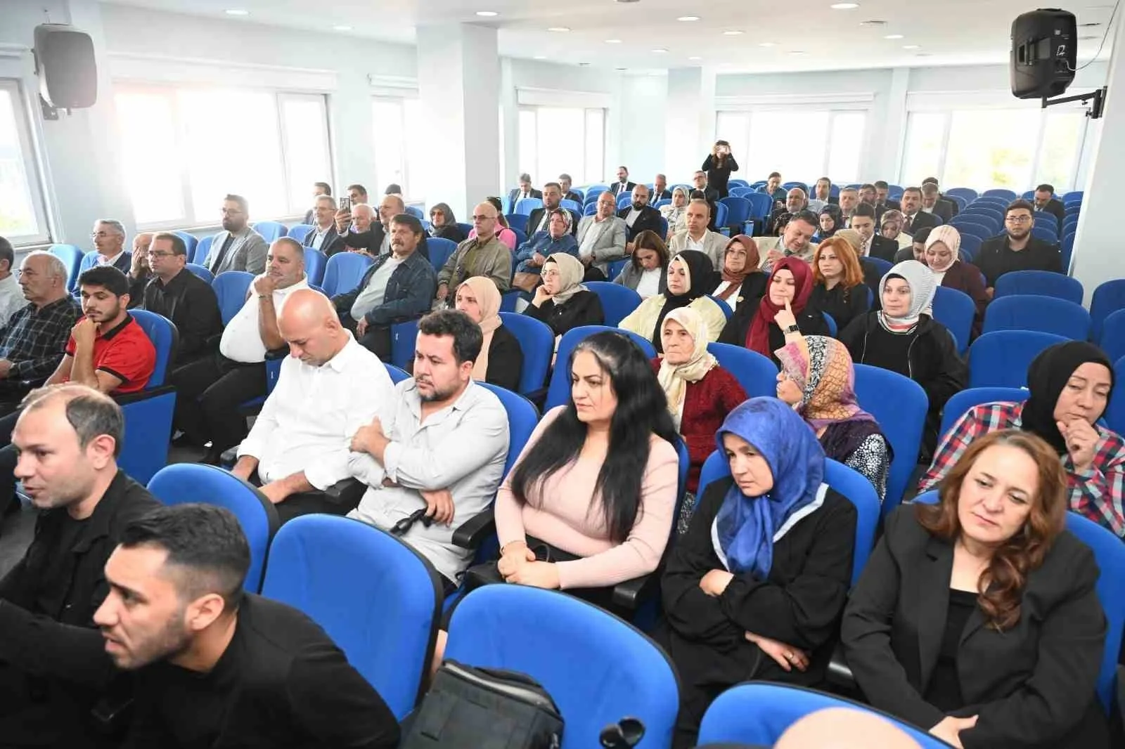 ULAŞTIRMA VE ALTYAPI BAKANI ABDULKADİR URALOĞLU, BİR DİZİ ZİYARET VE PROGRAMA KATILMAK ÜZERE ISPARTA’YA GELDİ. BAKAN URALOĞLU, İRAN-İSRAİL-ABD ARASINDAKİ ÇATIŞMAYA İLİŞKİN DEĞERLENDİRMELERDE BULUNARAK, "BÜTÜN TARAFLARLA GÖRÜŞEBİLEN, AYNI ŞEKİLDE RUSYA, UKRAYNA, BÜTÜN TARAFLARLA GÖRÜŞEBİLEN BİR LİDER VARSA O DA RECEP TAYYİP ERDOĞAN’DIR. ORTADA DA CUMHURBAŞKANIMIZ GAYRET EDİYOR" DEDİ.