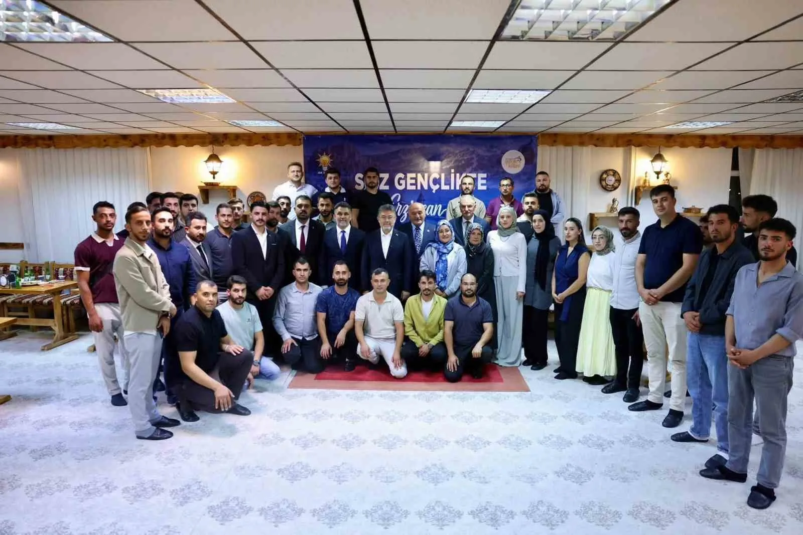 BAKAN YUMAKLI, ERZİNCAN’DA GENÇLERLE BULUŞTU