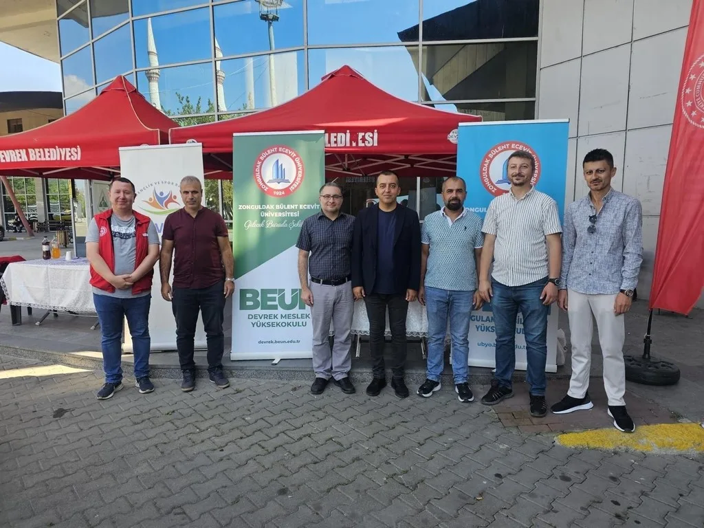 BEUN AİLESİ, YENİ ÖĞRENCİLERİNİ TERMİNALLERDE KARŞILADI