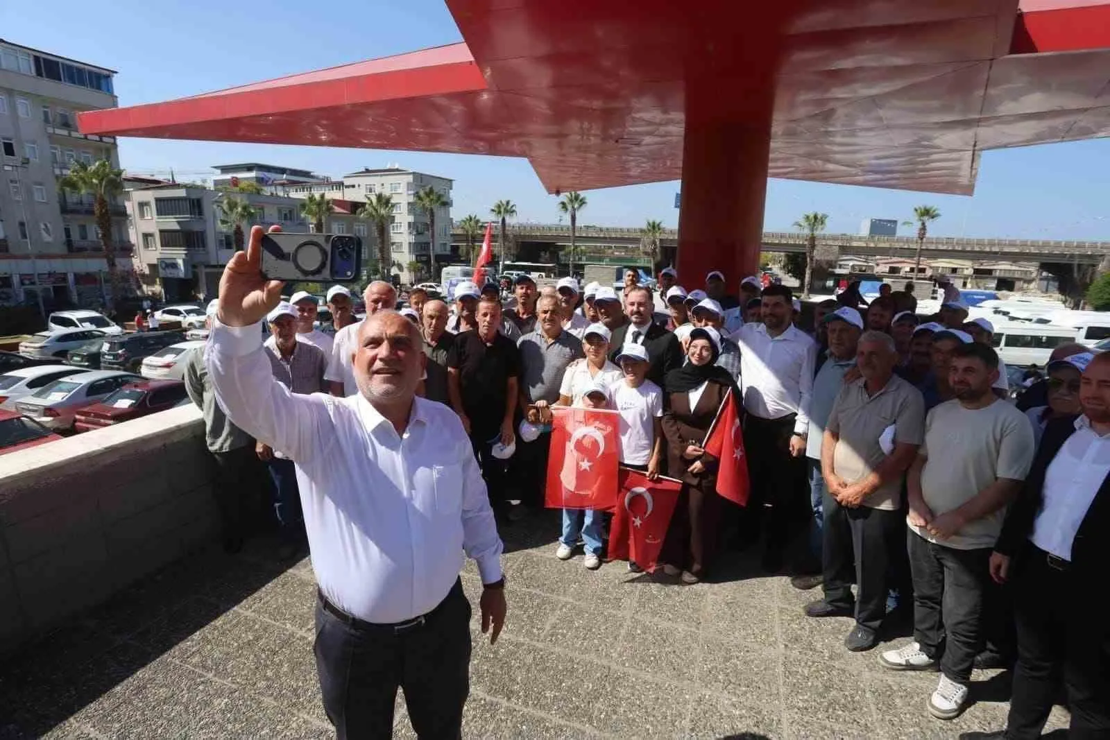 BELEDİYE BAŞKANI İBRAHİM SANDIKÇI VE VATANDAŞLAR