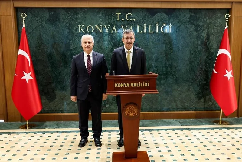 NECMETTİN ERBAKAN ÜNİVERSİTESİ AKADEMİK YILI AÇILIŞ PROGRAMINA KATILMAK İÇİN KONYA'YA GELEN CUMHURBAŞKANI YARDIMCISI CEVDET YILMAZ İLK OLARAK KONYA VALİLİĞİNİ ZİYARET EDEREK VALİ İBRAHİM AKIN İLE GÖRÜŞTÜ.