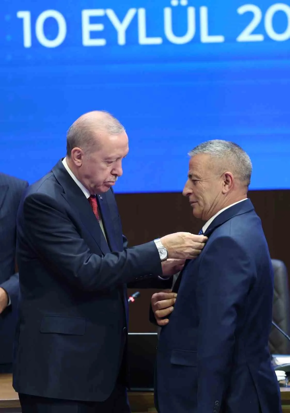 FELAHİYE BELEDİYE BAŞKANI ŞEREF GÜLESER İLE AKKIŞLA BELEDİYE BAŞKANI MUSTAFA DURSUN; AK PARTİ'YE KATILDI.