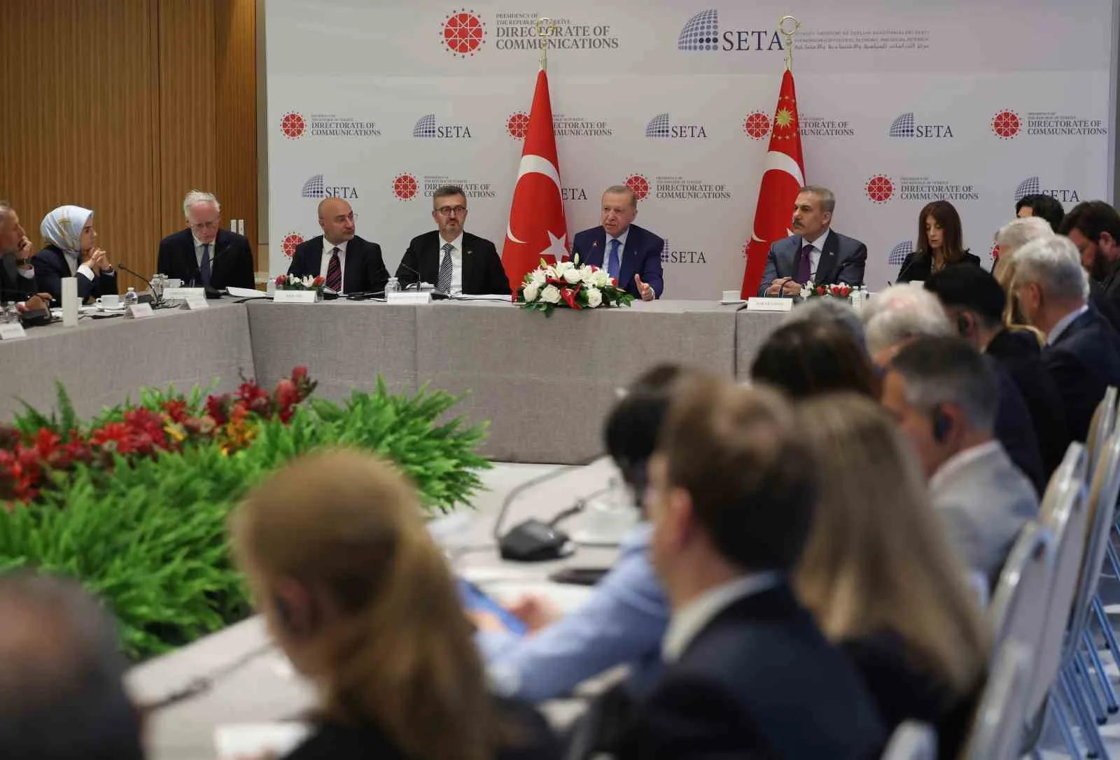CUMHURBAŞKANI ERDOĞAN, ABD’Lİ DÜŞÜNCE KURULUŞU TEMSİLCİLERİYLE BULUŞTU