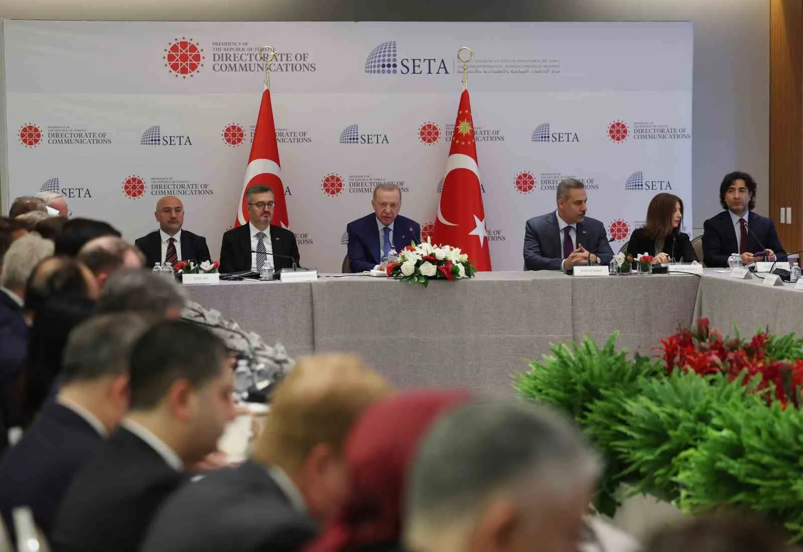 CUMHURBAŞKANI ERDOĞAN, ABD’Lİ DÜŞÜNCE KURULUŞU TEMSİLCİLERİYLE BULUŞTU