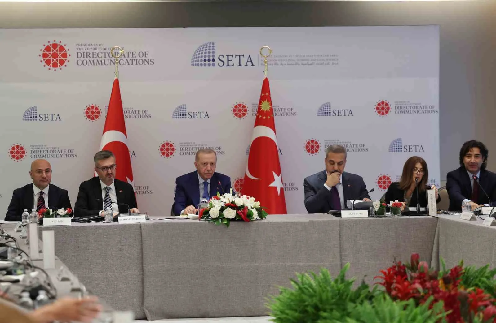 CUMHURBAŞKANI ERDOĞAN, ABD’Lİ DÜŞÜNCE KURULUŞU TEMSİLCİLERİYLE BULUŞTU