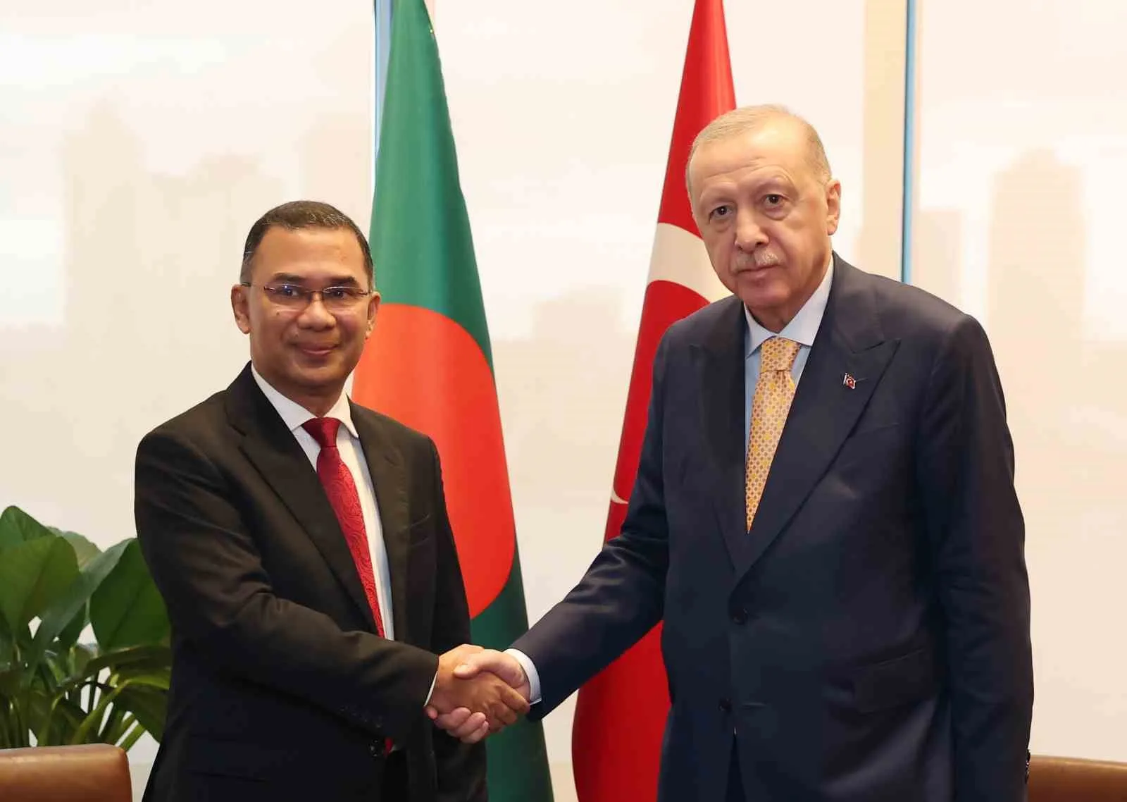 CUMHURBAŞKANI ERDOĞAN, BANGLADEŞ BAŞBAKANI RAHMAN İLE GÖRÜŞTÜ