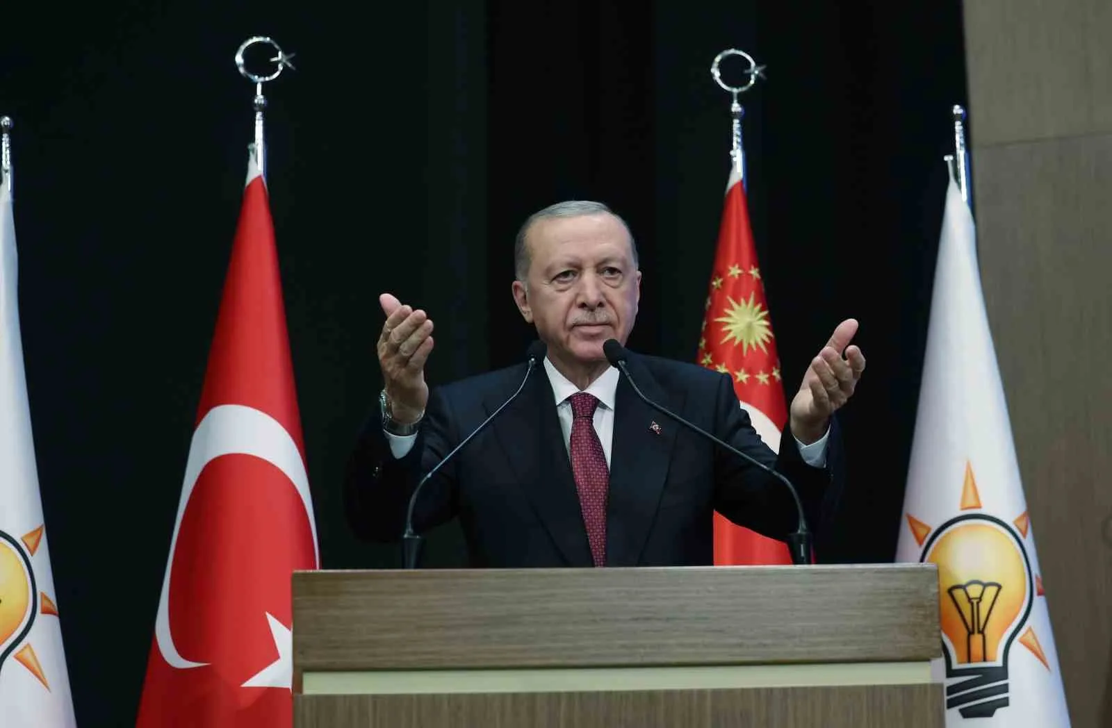 CUMHURBAŞKANI ERDOĞAN, AK PARTİ KONGRE MERKEZİ'NDE GERÇEKLEŞTİRİLEN GENİŞLETİLMİŞ İL BAŞKANLARI TOPLANTISI'NA KATILDI.
