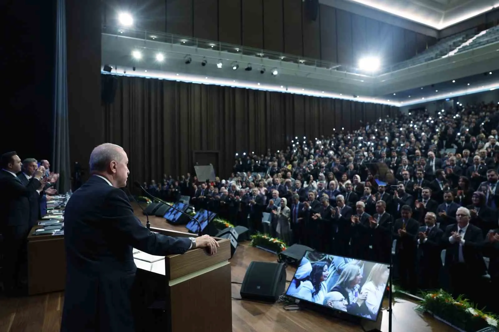 CUMHURBAŞKANI ERDOĞAN, AK PARTİ KONGRE MERKEZİ'NDE GERÇEKLEŞTİRİLEN GENİŞLETİLMİŞ İL BAŞKANLARI TOPLANTISI'NA KATILDI.
