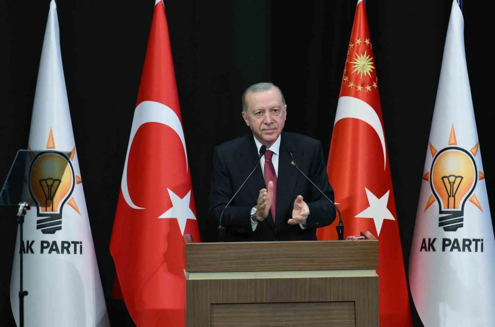 CUMHURBAŞKANI ERDOĞAN, AK PARTİ KONGRE MERKEZİ'NDE GERÇEKLEŞTİRİLEN GENİŞLETİLMİŞ İL BAŞKANLARI TOPLANTISI'NA KATILDI.