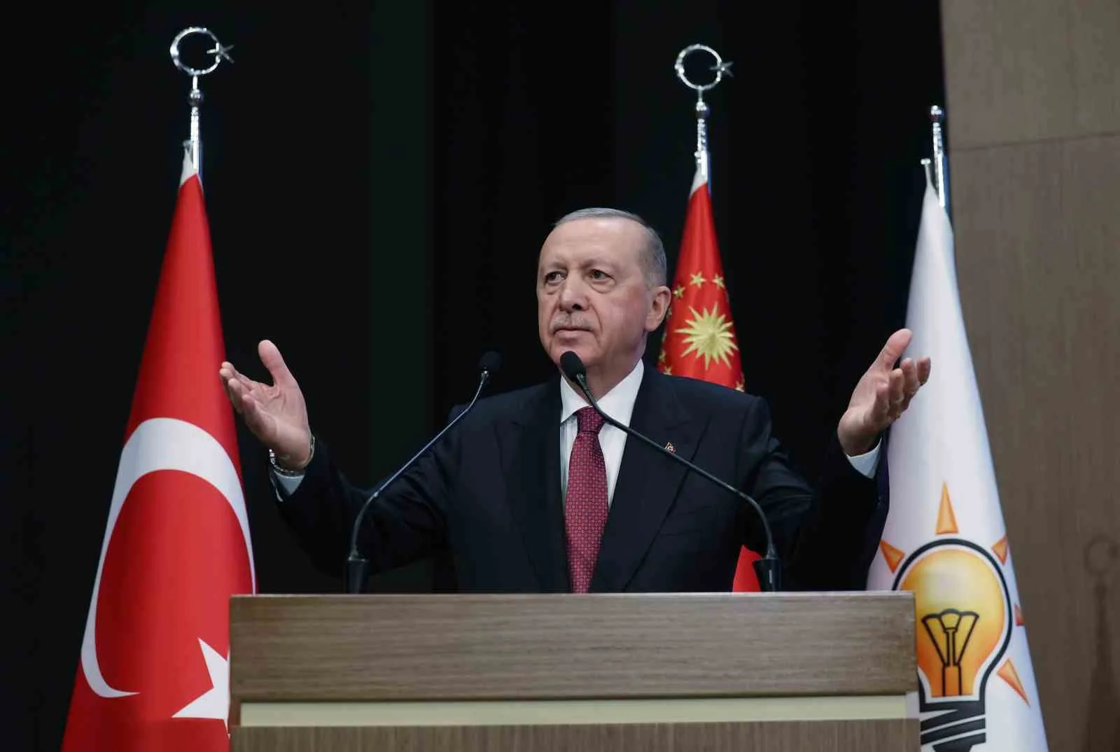 CUMHURBAŞKANI ERDOĞAN, AK PARTİ KONGRE MERKEZİ'NDE GERÇEKLEŞTİRİLEN GENİŞLETİLMİŞ İL BAŞKANLARI TOPLANTISI'NA KATILDI.