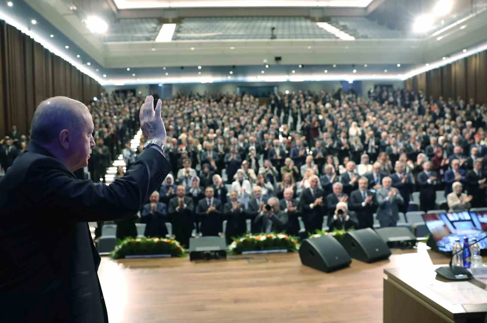 CUMHURBAŞKANI ERDOĞAN, AK PARTİ KONGRE MERKEZİ'NDE GERÇEKLEŞTİRİLEN GENİŞLETİLMİŞ İL BAŞKANLARI TOPLANTISI'NA KATILDI.