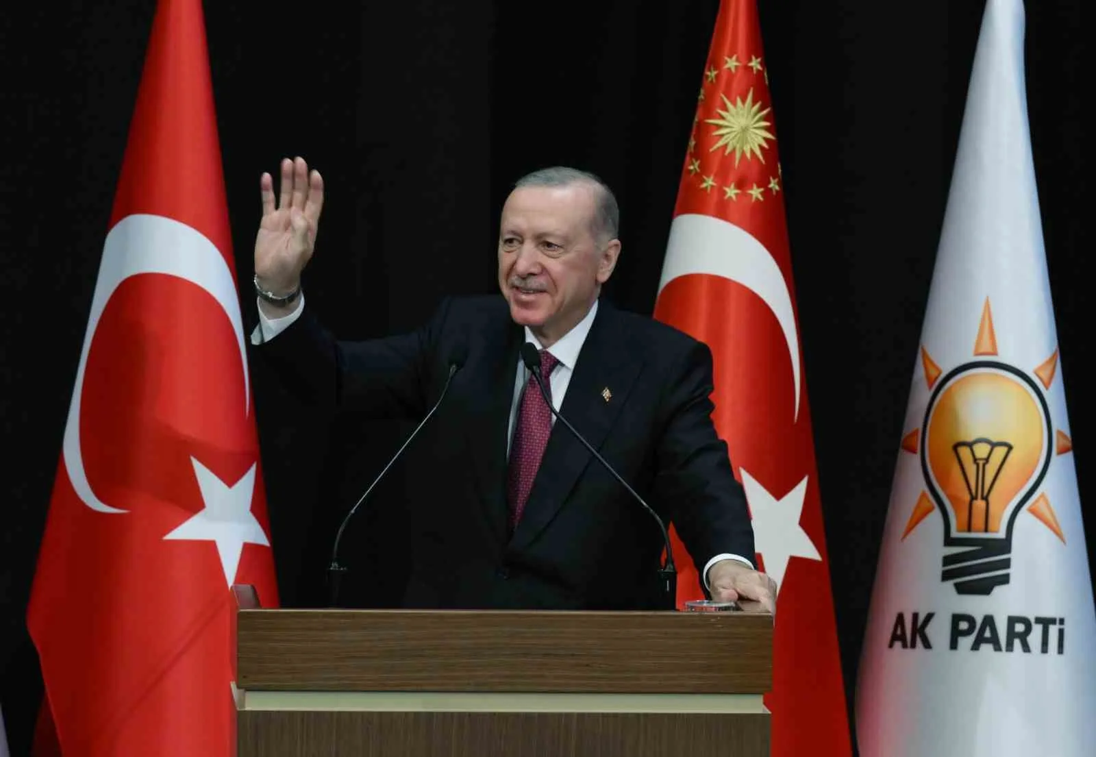 CUMHURBAŞKANI ERDOĞAN, AK PARTİ KONGRE MERKEZİ'NDE GERÇEKLEŞTİRİLEN GENİŞLETİLMİŞ İL BAŞKANLARI TOPLANTISI'NA KATILDI.