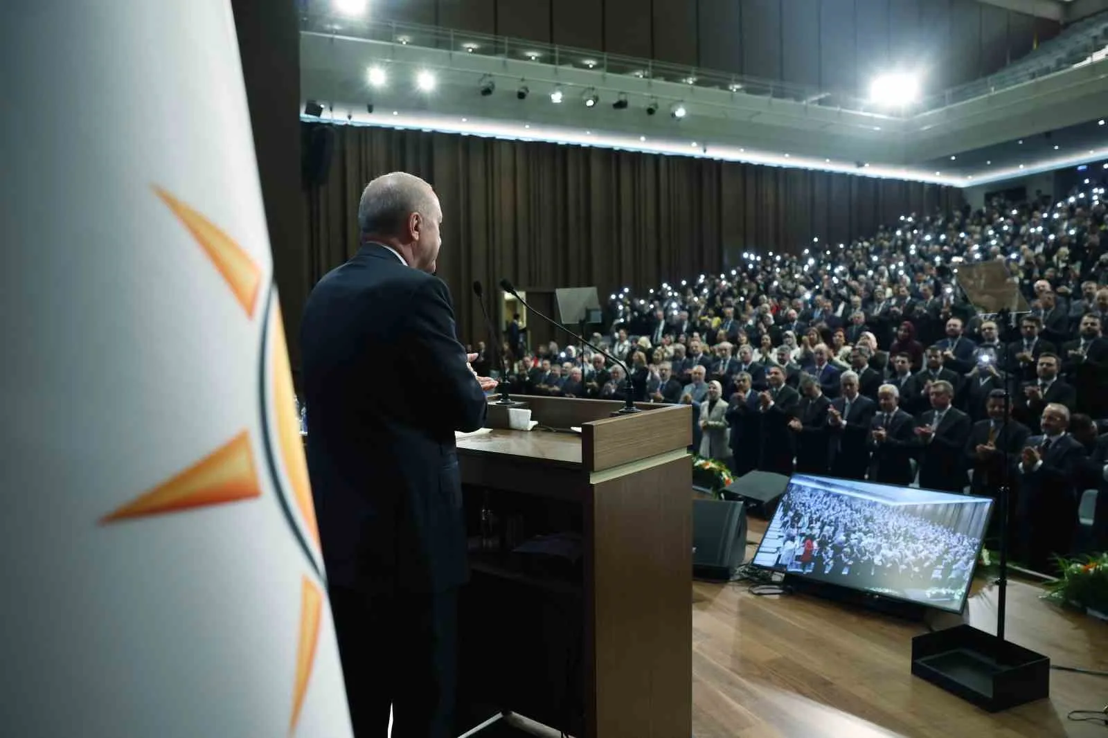 CUMHURBAŞKANI ERDOĞAN, AK PARTİ KONGRE MERKEZİ'NDE GERÇEKLEŞTİRİLEN GENİŞLETİLMİŞ İL BAŞKANLARI TOPLANTISI'NA KATILDI.