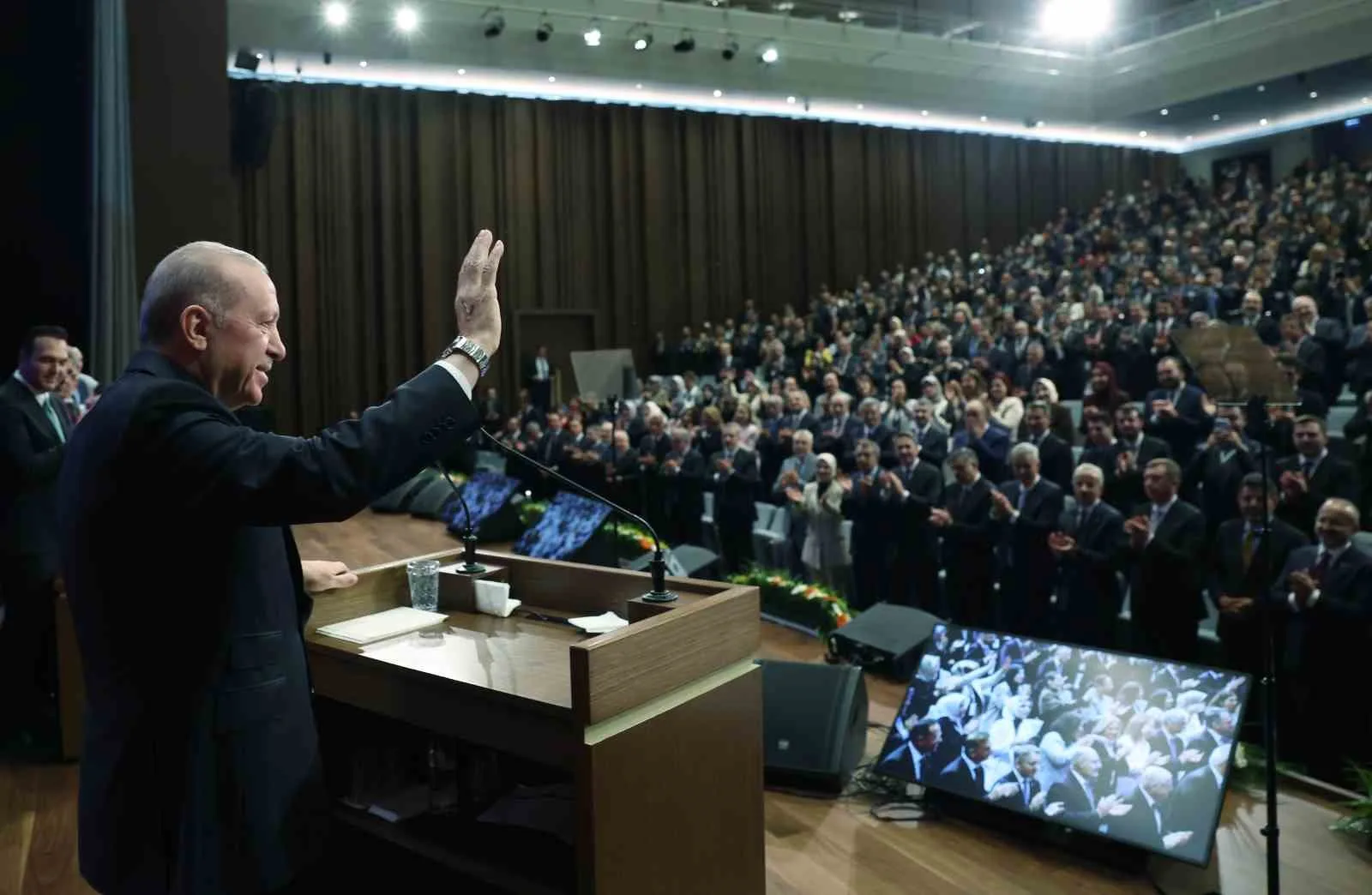 CUMHURBAŞKANI ERDOĞAN, AK PARTİ KONGRE MERKEZİ'NDE GERÇEKLEŞTİRİLEN GENİŞLETİLMİŞ İL BAŞKANLARI TOPLANTISI'NA KATILDI.