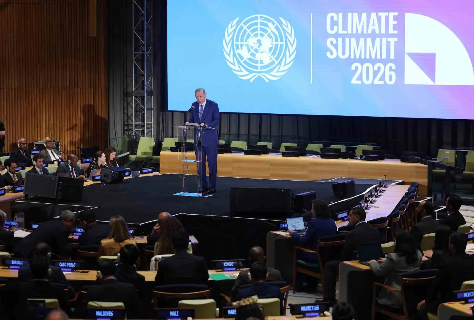 CUMHURBAŞKANI ERDOĞAN: "(COP31) FARKLI COĞRAFYALARIN BEKLENTİLERİNİ GÜNDEME TAŞIYACAK BİR ANLAYIŞLA HAZIRLIKLARI YÜRÜTÜYORUZ"