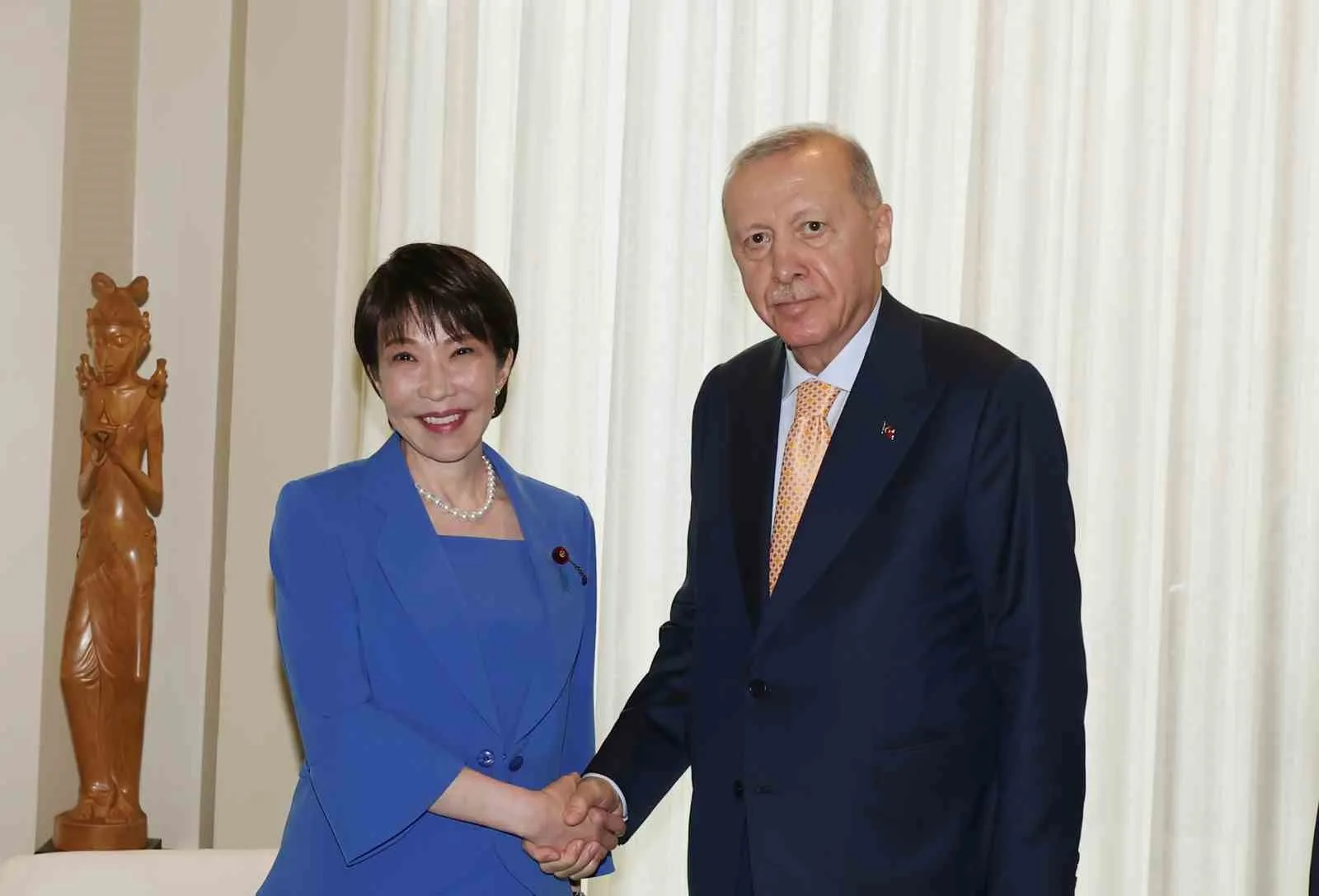 CUMHURBAŞKANI ERDOĞAN, JAPONYA BAŞBAKANI TAKAİCHİ LE GÖRÜŞTÜ