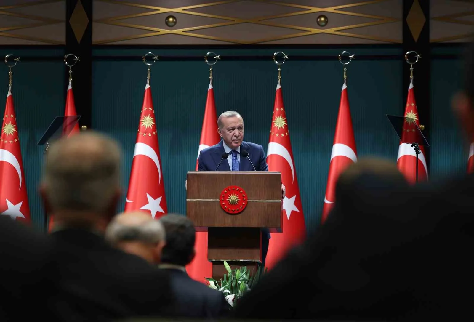 CUMHURBAŞKANI ERDOĞAN, CUMHURBAŞKANLIĞI KÜLLİYESİNDE GERÇEKLEŞTİRİLEN KABİNE TOPLANTISI SONRASINDA AÇIKLAMALARDA BULUNDU.