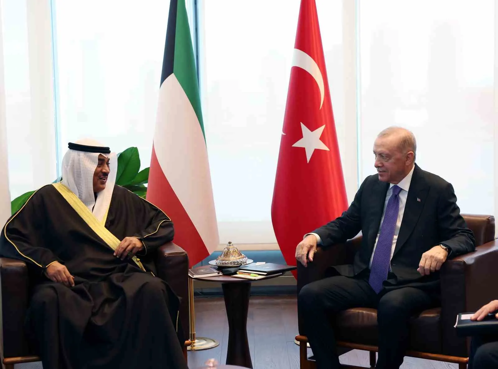 CUMHURBAŞKANI ERDOĞAN, KUVEYT VELİAHT PRENSİ AL-SABAH İLE GÖRÜŞTÜ